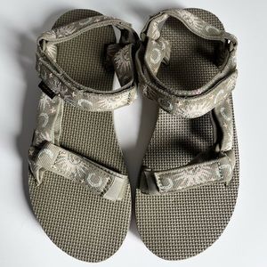 Teva Women’s Velcro Army Green Sun & Moon Print Sandal